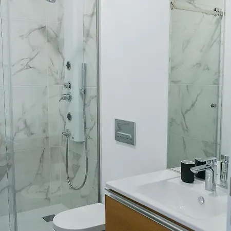 President Pais Apartmán *